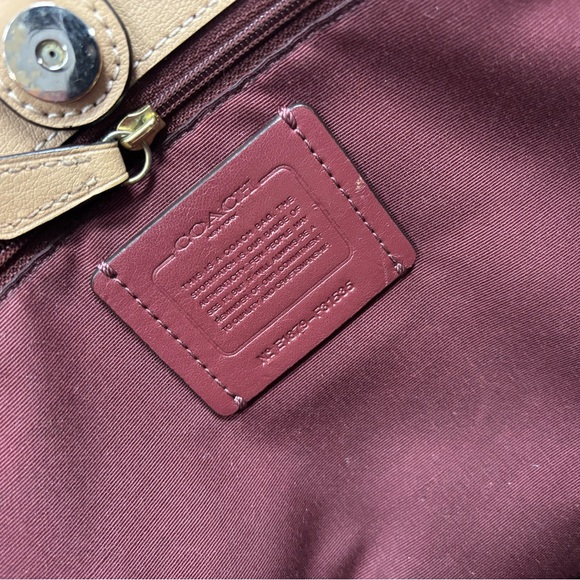 Coach Large Leather Carryall Tote Bag Camel Tan Used - Picture 4 of 6